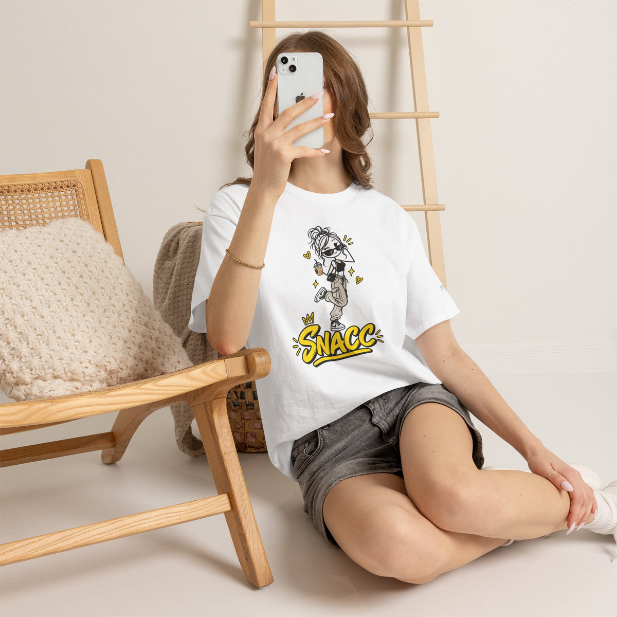 "SNACC" Woman Streetwear Graphic Tee