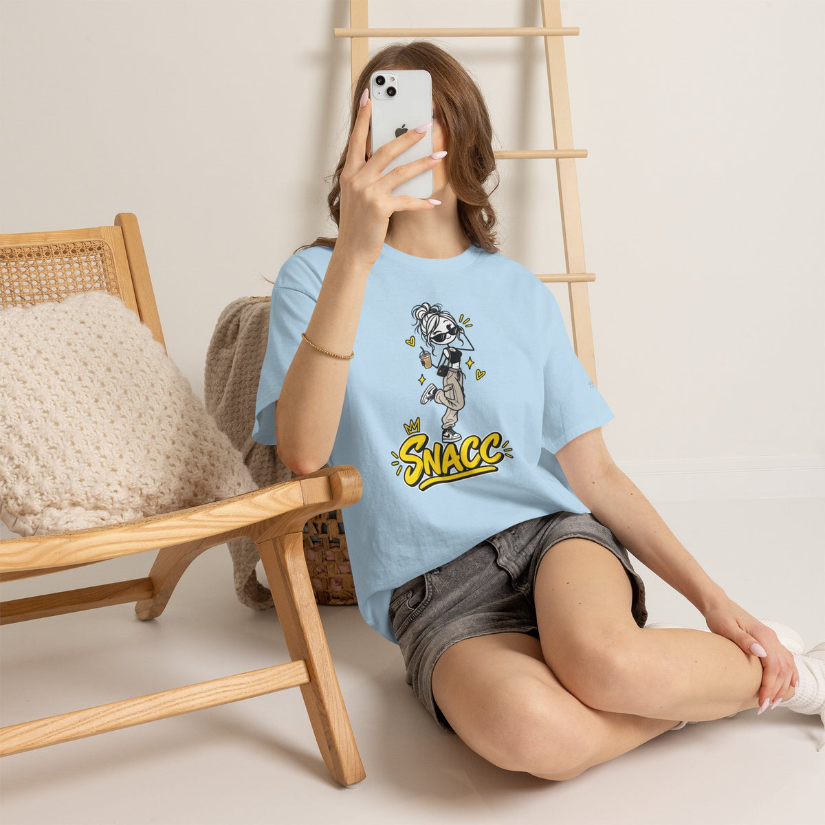 "SNACC" Woman Streetwear Graphic Tee